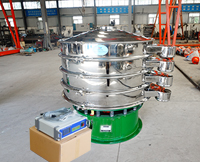 超聲波振動(dòng)篩主要采用超聲波換能器，利用換能器的工作原理能夠減少物料的堵網(wǎng)情況，提高篩分產(chǎn)量。